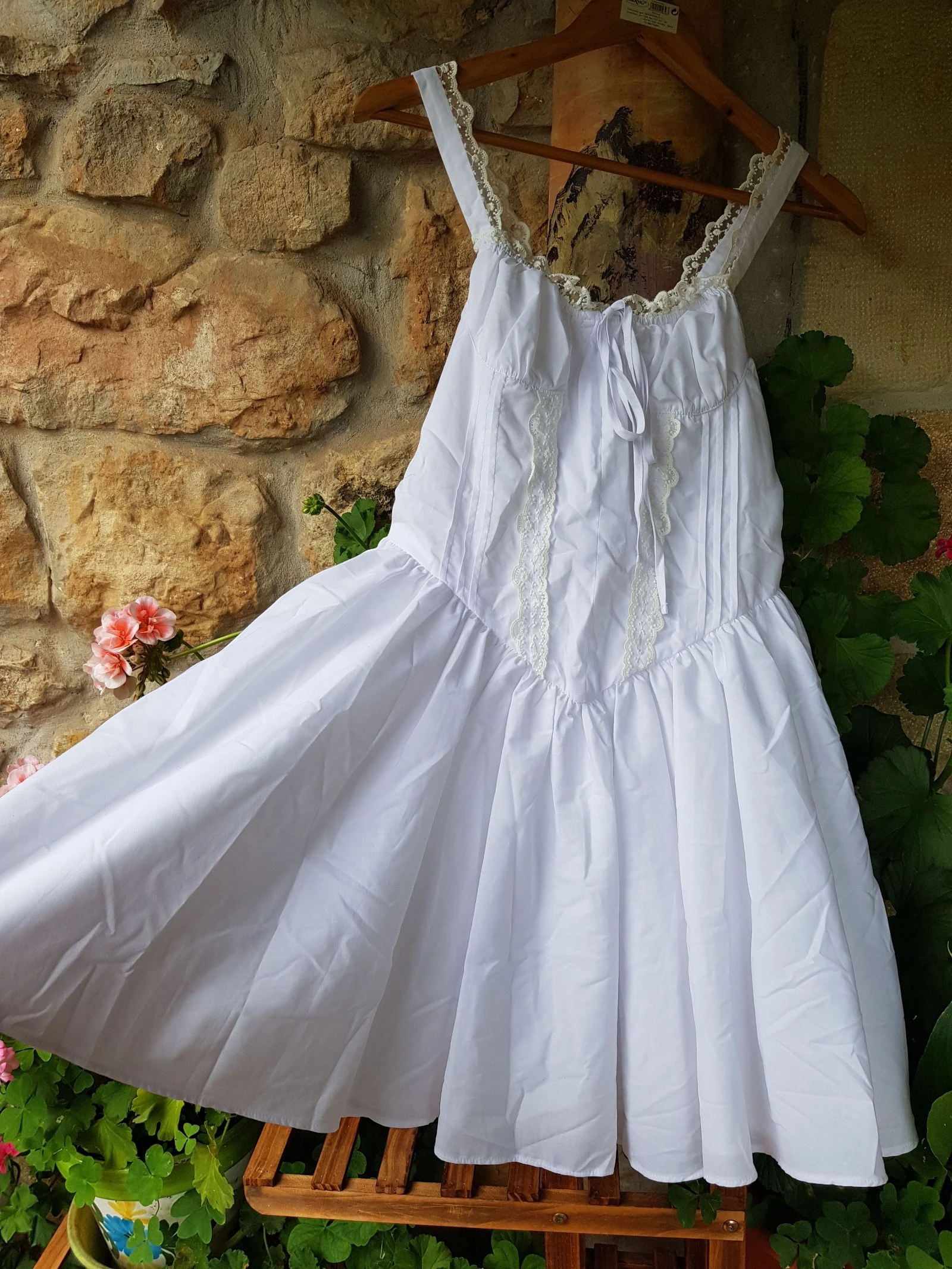 Vestido mini blanco corsé encaje Miss Selfridge
